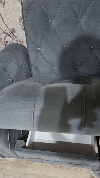 Продам диван и кресла