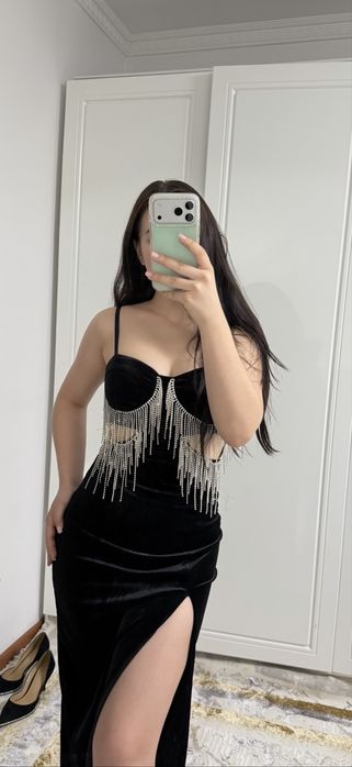 Платье со стразами 7.000 тг