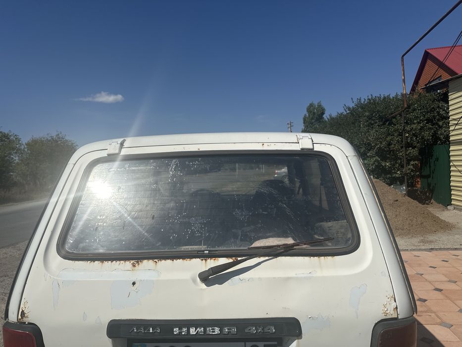 Продам машину ниву