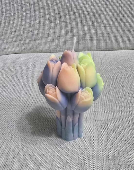 Свещи от восък, рязлични цветове и аромати