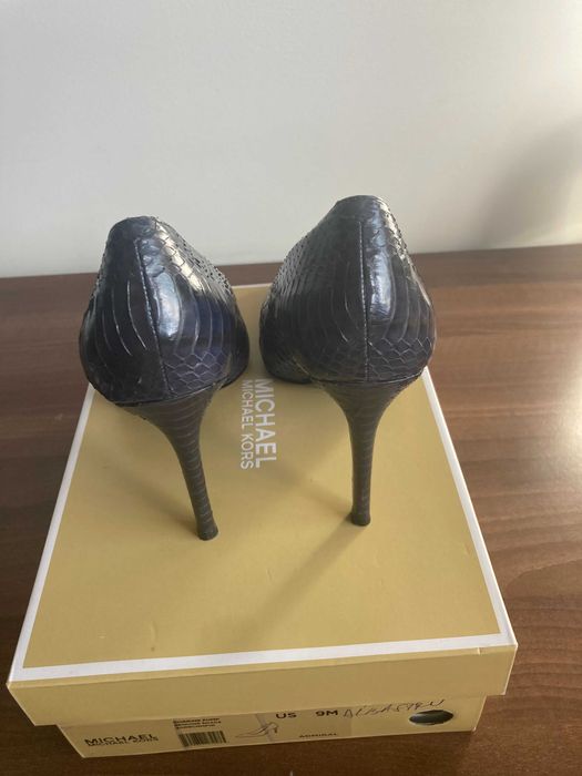 Pantofi piele lac Micheal Kors