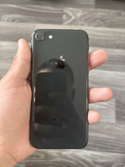 Продам Iphone 8 64Gb