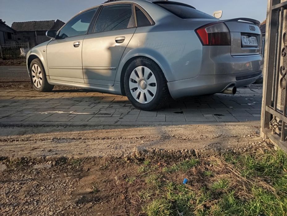 Vând urgent Audi A4 B6 preț 1400 €