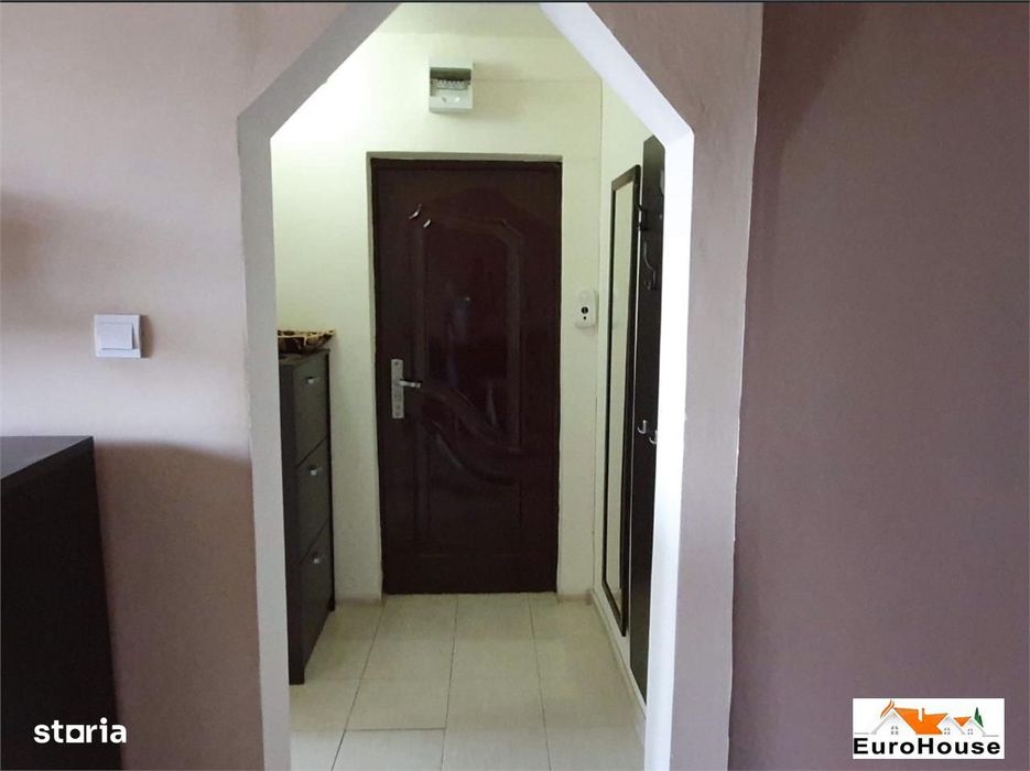 Apartament 3 Camere De Vanzare , Cetate