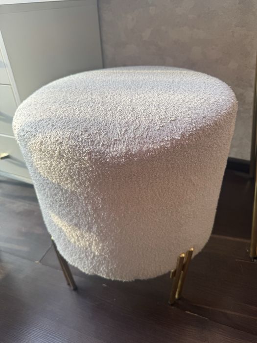 Столик для макияжа