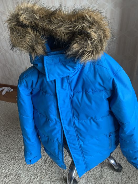 Продам куртку на подростка, рост 152