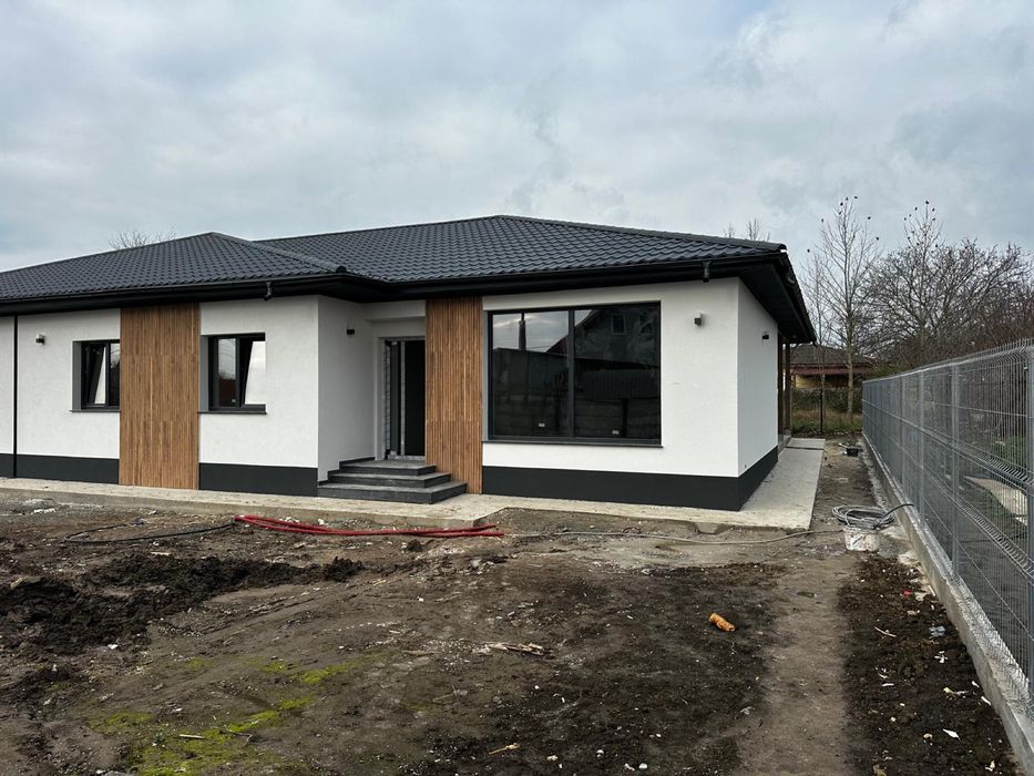 OFERTA -Casa de vanzare la sol Poiana Ovidiu