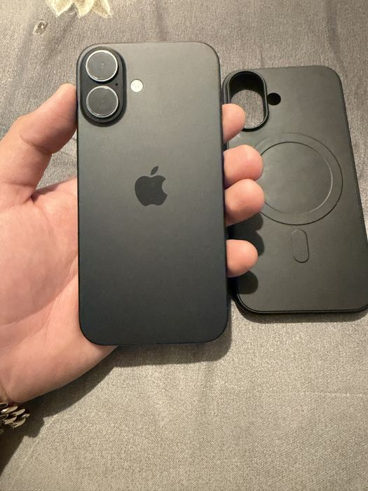 Iphone 16 128 gb stare ca nou 15 incarcari