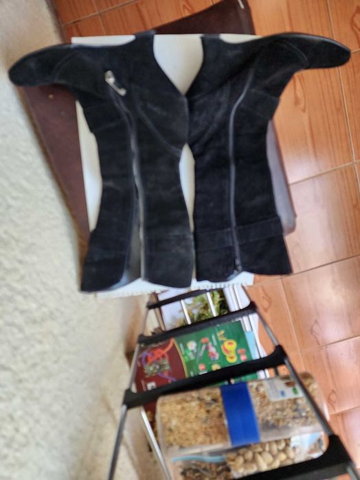 Cizme lungi din piele întoarsă neagră