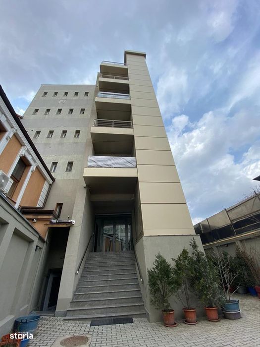 Rooftop-Penthouse-ultracentral-lift-proprietate unica-460+mp