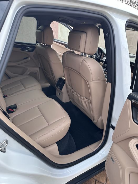 Vand sau schimb Porsche Macan S,fabr.2023/10