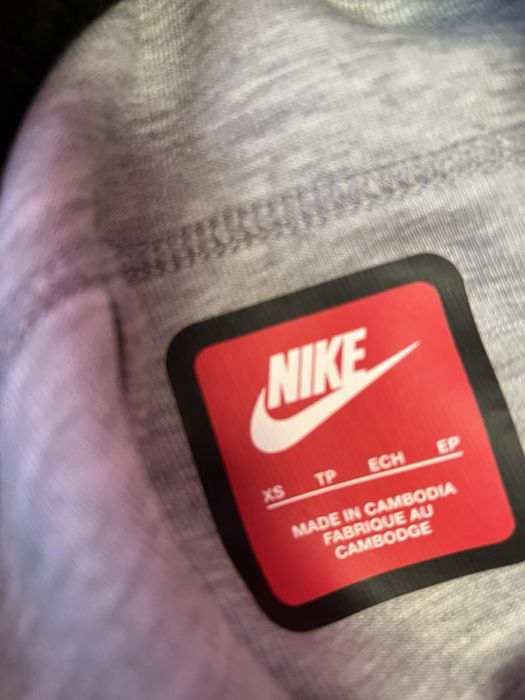 Долнище на найк, tech