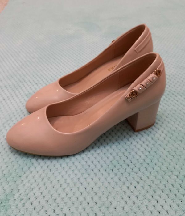 Женские туфли вечерние