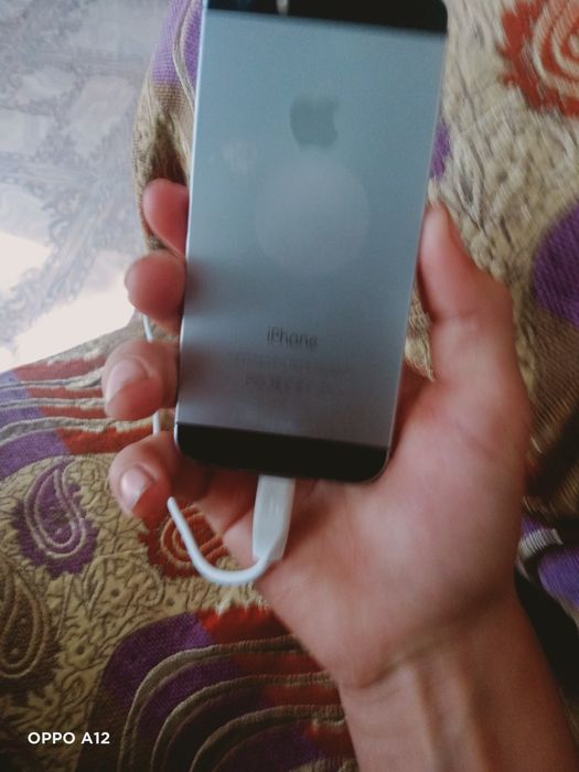 Продам iPhone 5S