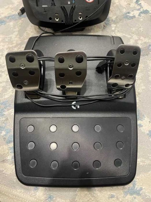 Игровой руль Logitech g923 ПК и XBOX