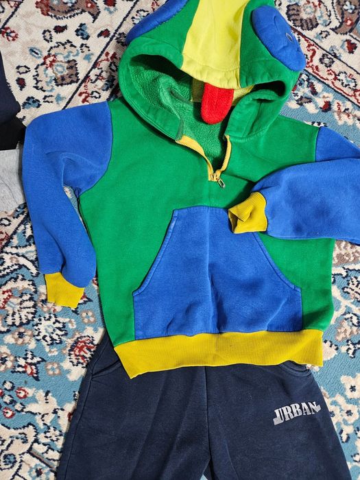 Костюмы для мальчика и девочки 6-7 лет