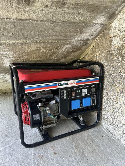 Generator curent 2.8 kw defect clarke power