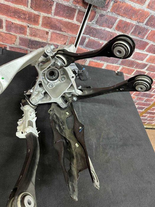 Fuzeta stângă spate Bmw X5 g05 X6 G06 X7 G07