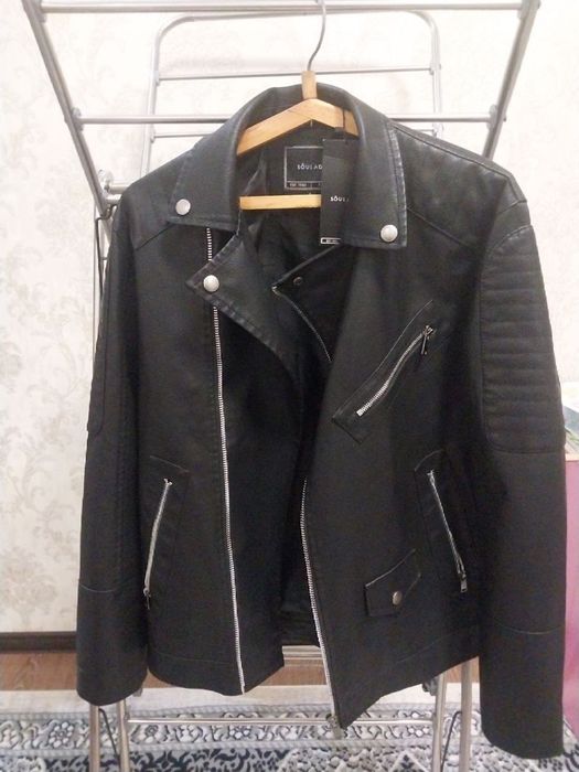 Продам новую куртку бренда Souvage.