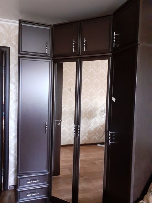 Продается большой шкаф с антресолью