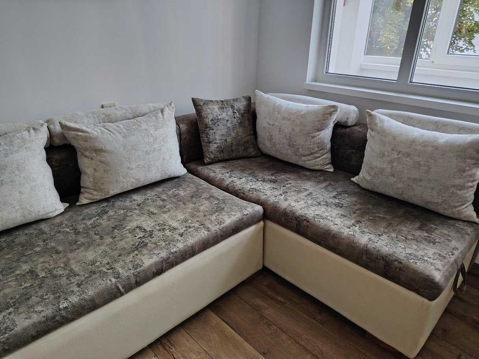 Продавам ъглов диван