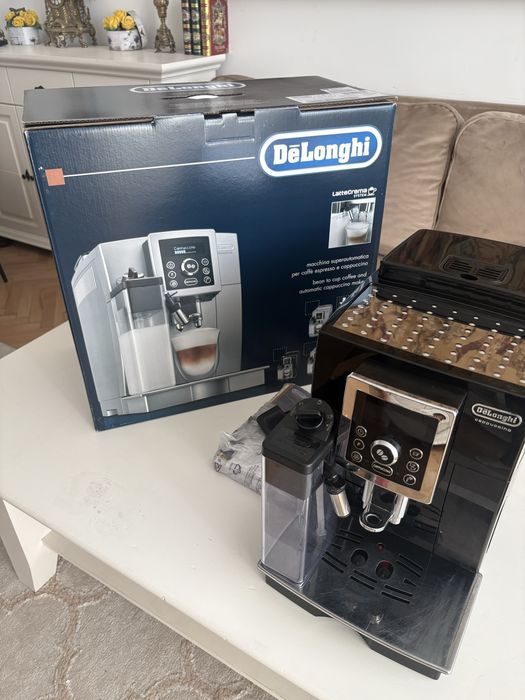 Aparat de cafea De’Longhi automat cu sistem Cappuccino
