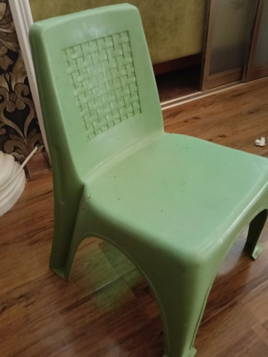 Продам детские стулья