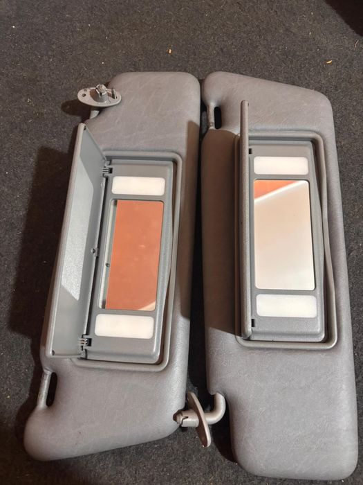 Козырек w124 мерседес