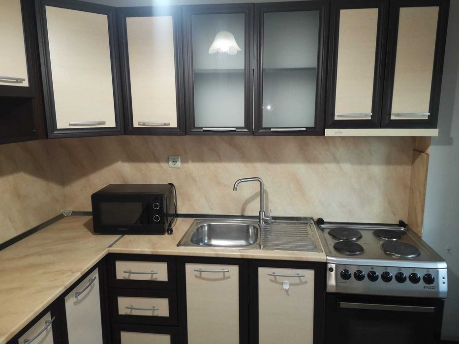 Продава се Тристаен апартамент в Свиленград - 100 кв.м за 1360 €/кв.м - Снимка #2