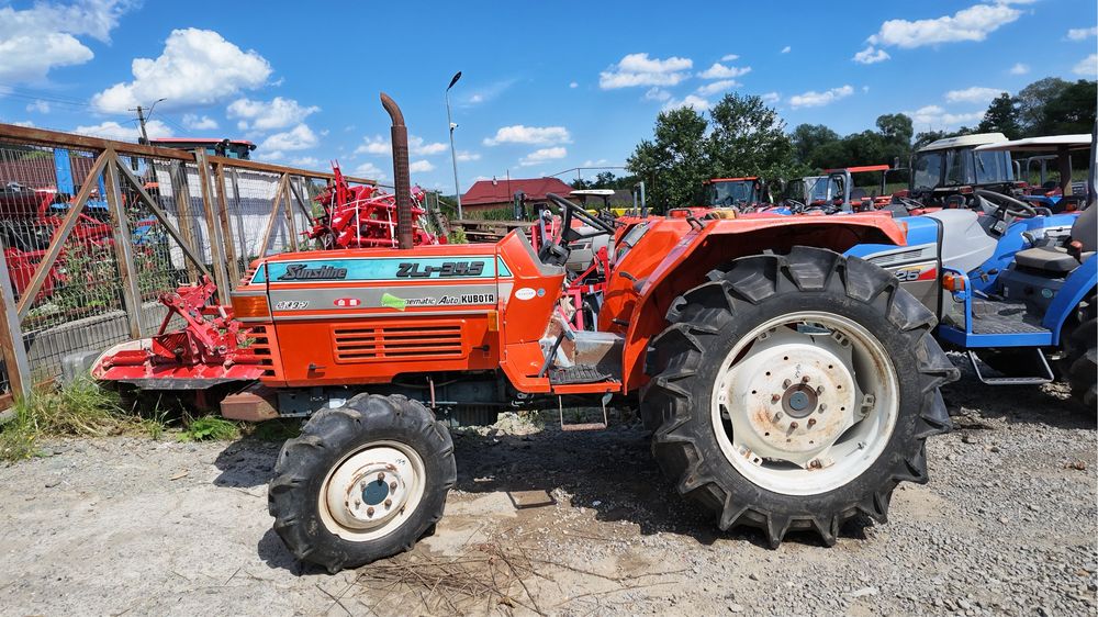 Tractor japonez Kubota ZL1-354