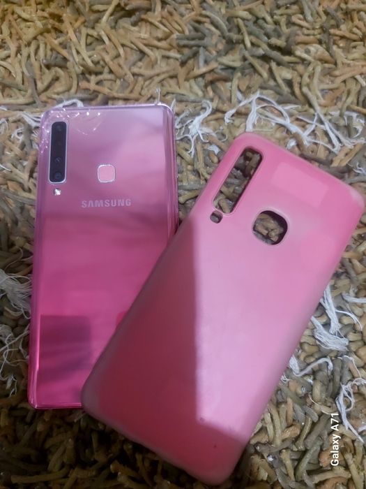 Самсунг А.9 128 гиг