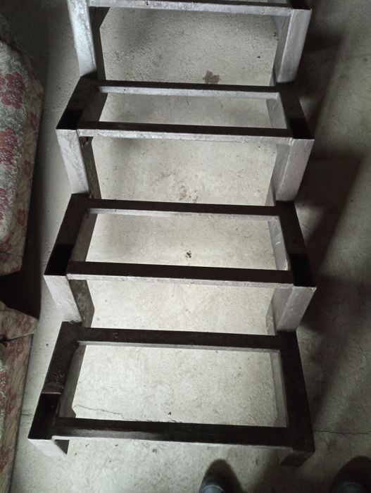 Каркас лестницы металл