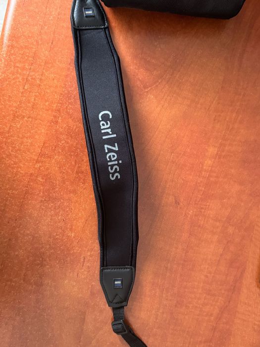 Продам бинокль  Zeiss Victory RF