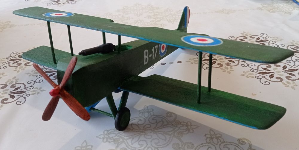 Биплан деревянная игрушка