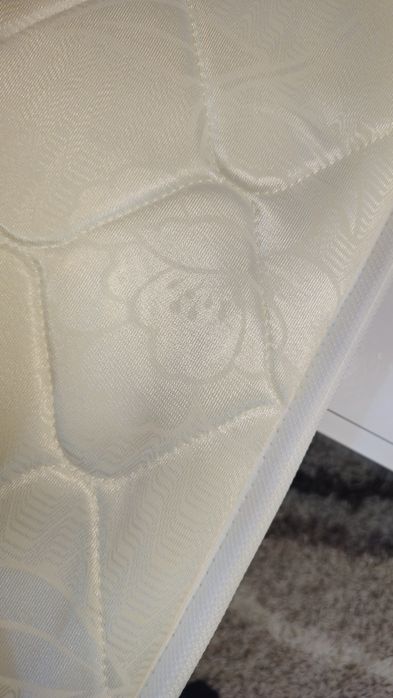 Двухспальную кровать. Продам.