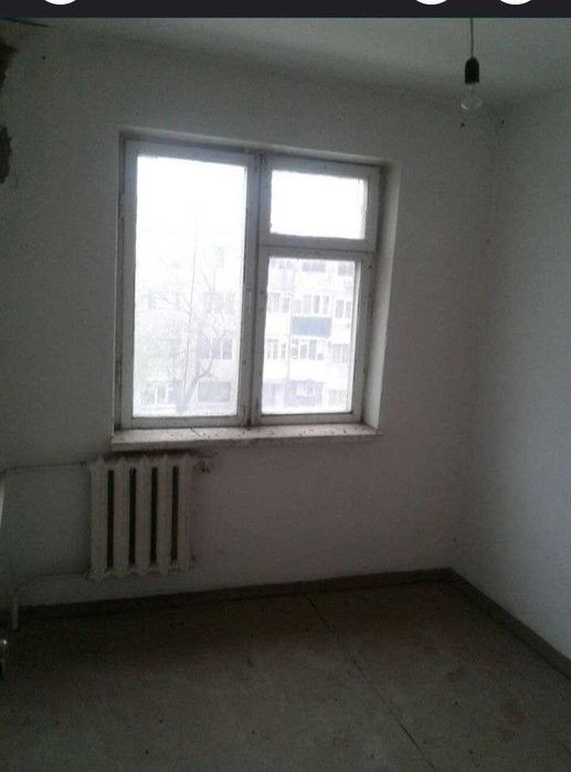 5ти комнатная квартира, без ремонта на районе Мархабо