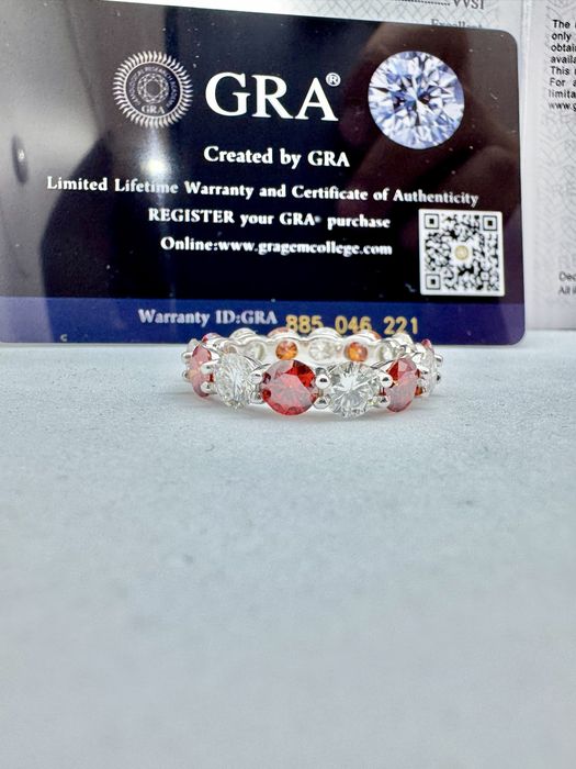 Сребърен пръстен с мойсанит (Диамант)