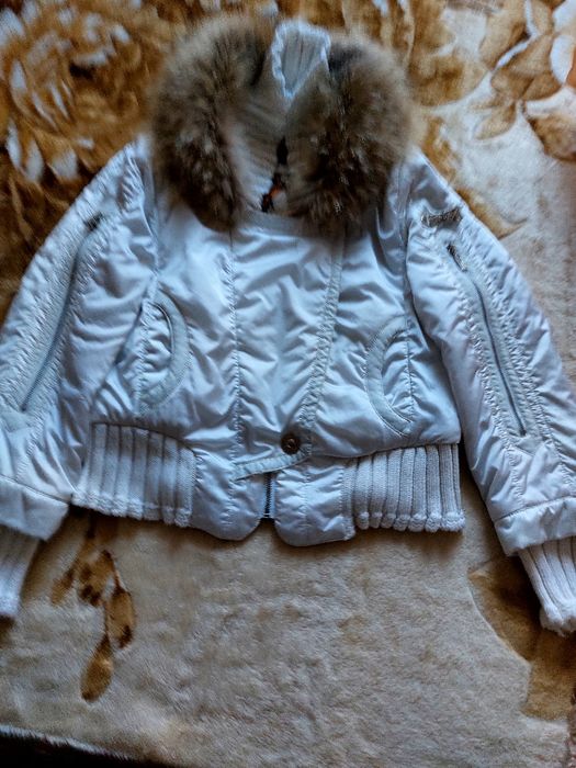 Продам женскую куртку