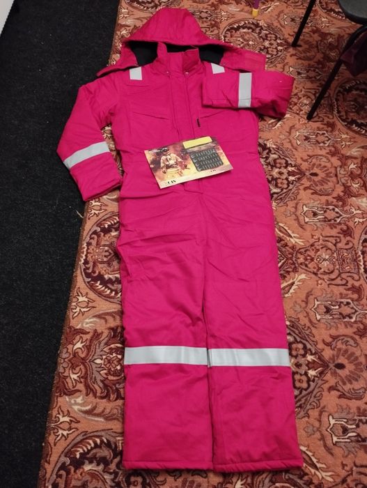 Продам комбинезон новый