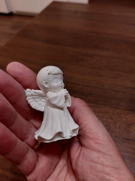 Подаръчета за гости  крила на ангел сърце от цветя от гипс ангелчета,