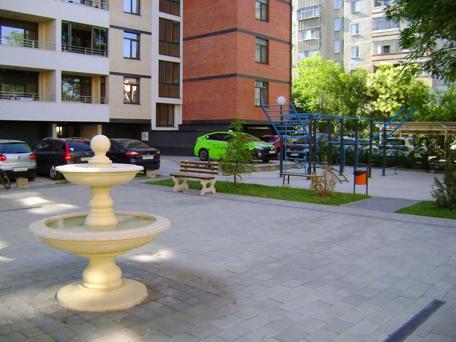 Дава се под наем Двустаен апартамент в Пловдив, Старият град - 48 кв.м за 357 € - Снимка #2