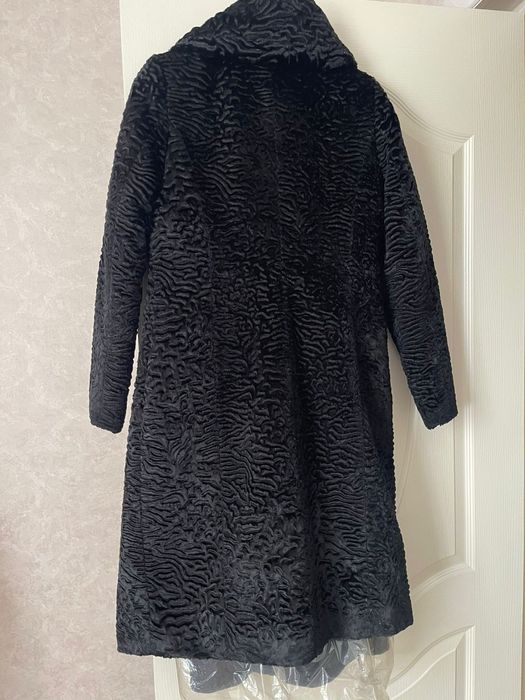 Пальто демисезонное,черное, искуственный каракуль. Корея, размер 46