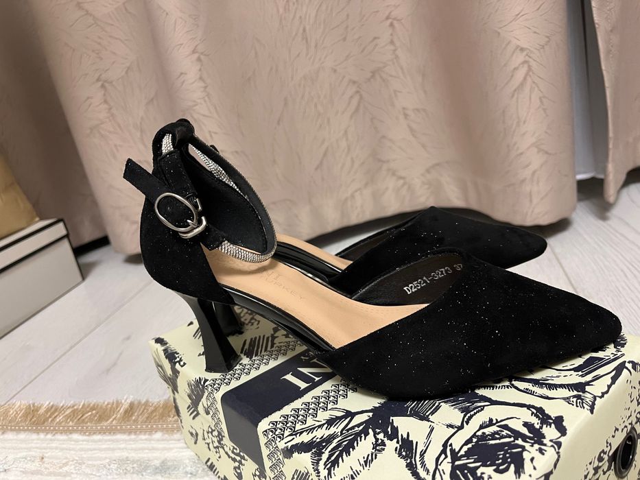 Туфли(черный,с блестками)