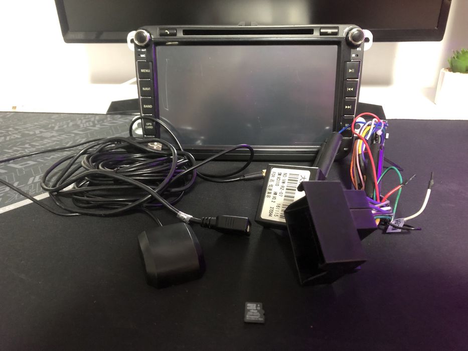 Vând navigatie golf 5