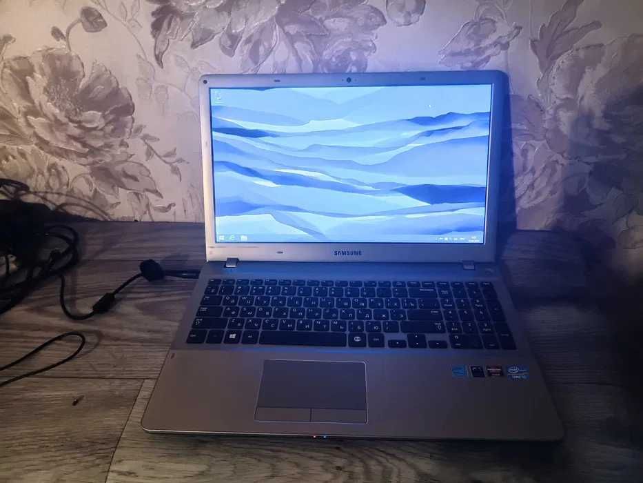 Ноутбук Samsung Core i5-3230m\Озу 8 Гб\HDD 1000 Гб