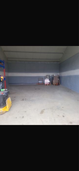 Inchiriez hala 75 mp in spate la Fan Courier.