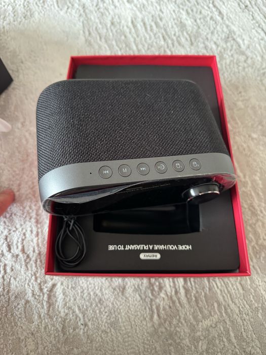 Колонка с часами