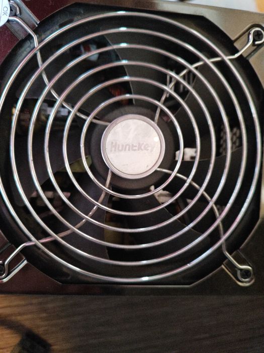 Продам блок питания Huntkey 600W (HK600-53AP)