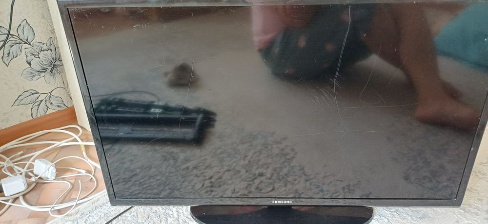 Телевизор на запчасть