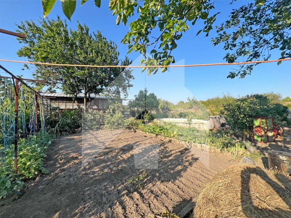 ПРОДАВА парцел 1,4 дка с ФУРГОН и КЛАДЕНЕЦ в гр. Плиска. ТОК! ВОДА!